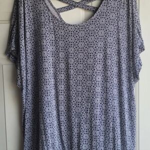 Lane Bryant stretchy no sleeve top blouse blue & white sz 22/24 oversized comfy